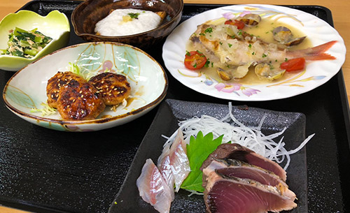 ビジネス旅館日章食事